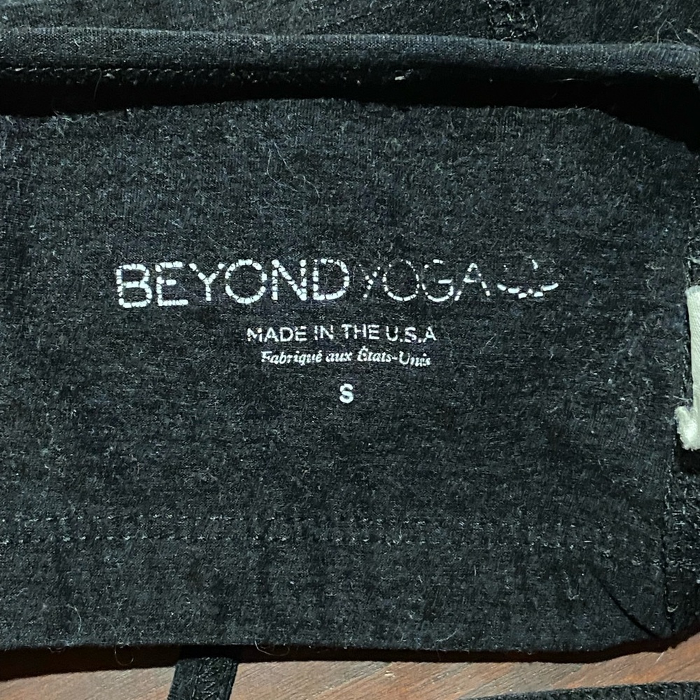 BUNDLE Beyond Yoga Spacedye Slim racer back cropped tank- Black and Taupe SMALL - Picture 6 of 7